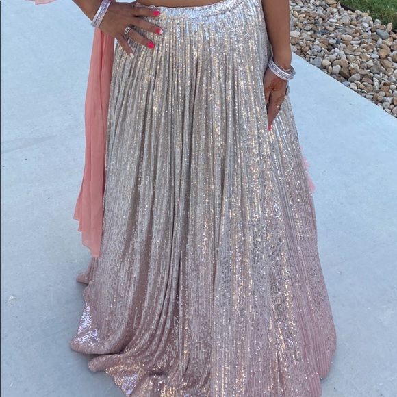 Indian outfit in blush pink and silver - Picture 2 of 16